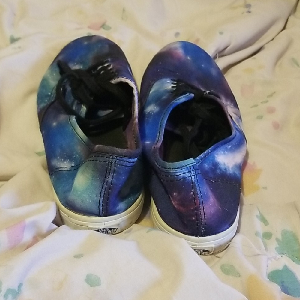 Vans - Picture 3 of 4